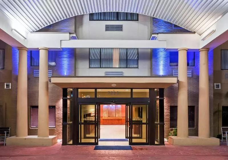 ホテル Holiday Inn Express & Suites   Laredo Event Center Area, An Ihg