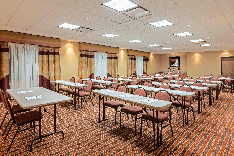 בית מלון כפרי Holiday Inn Express & Suites   Laredo Event Center Area, An Ihg