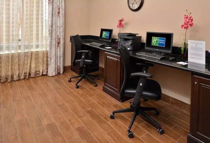 Holiday Inn Express Hotel & Suites Sherman Highway 75, An Ihg