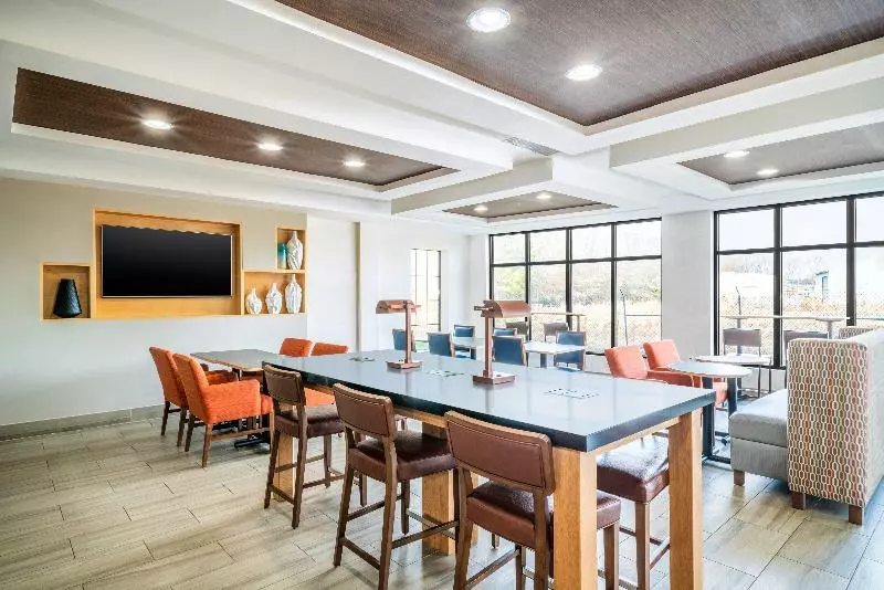 Holiday Inn Express Hotel & Suites Tappahannock, An Ihg