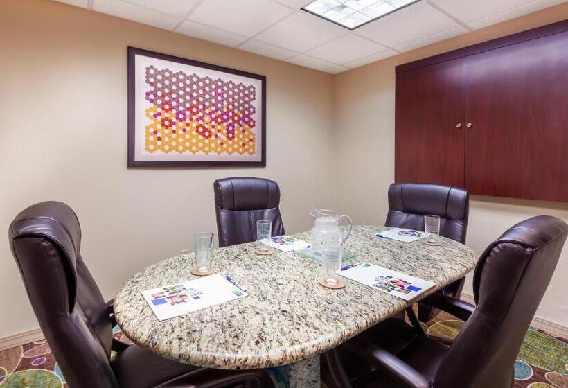 Отель Holiday Inn Express & Suites   Pharr, An Ihg