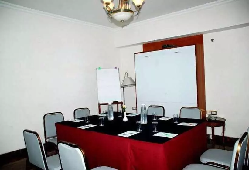 هتل Kamat Lingapur