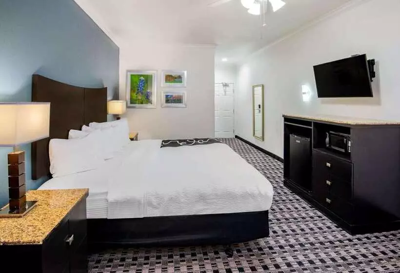 Отель La Quinta By Wyndham Dalhart