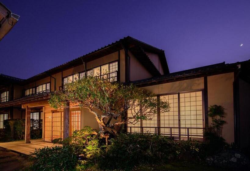 Yufuin Onsen Wafu Ryokan Tsuenosho