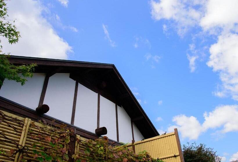 Yufuin Onsen Wafu Ryokan Tsuenosho