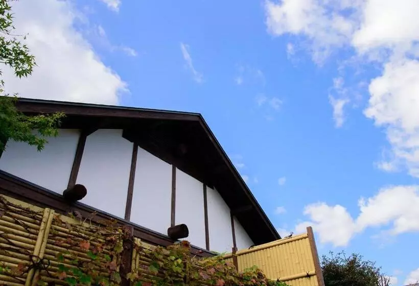 Yufuin Onsen Wafu Ryokan Tsuenosho