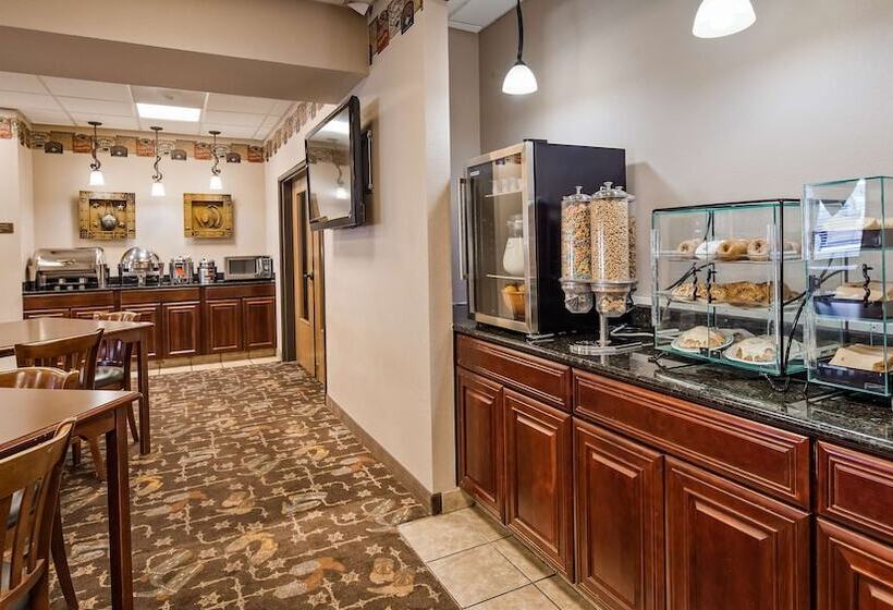 בית מלון כפרי Best Western Plus Country Inn & Suites