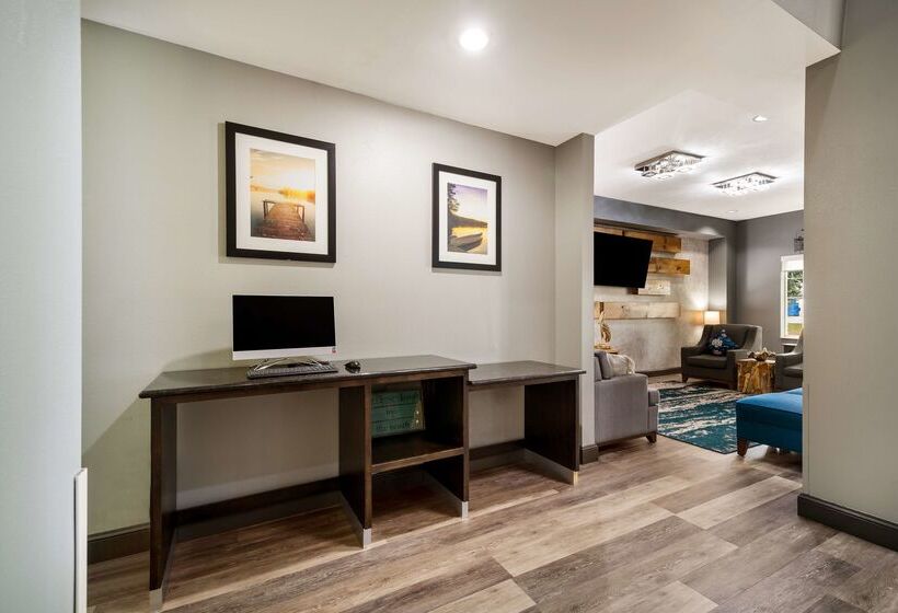 בית מלון כפרי Best Western Plus Lake Dallas Inn & Suites