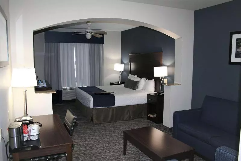 בית מלון כפרי Best Western Plus Lake Dallas Inn & Suites