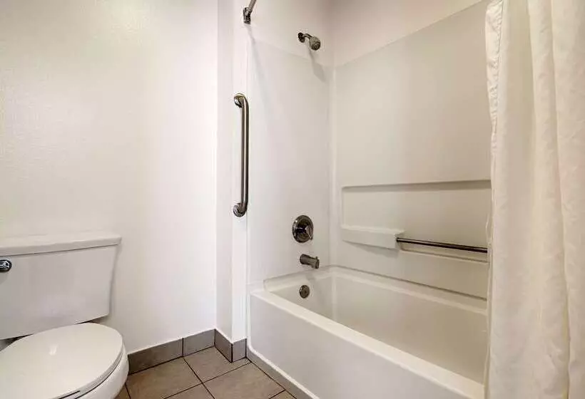 Отель Best Western Salinas Monterey