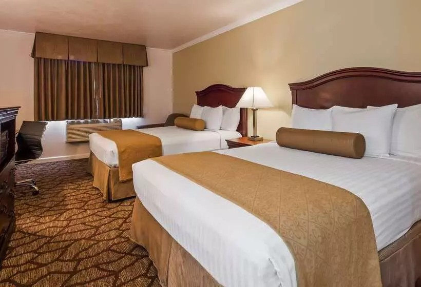 Отель Best Western Salinas Monterey