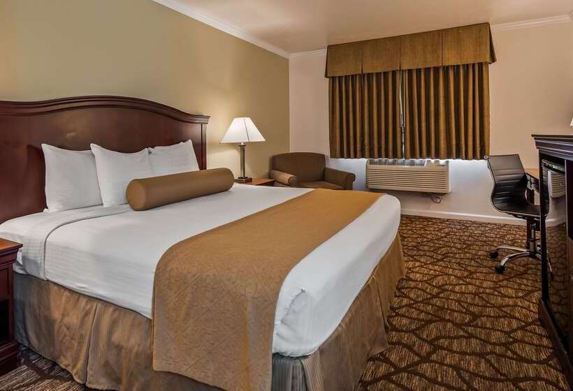 Отель Best Western Salinas Monterey
