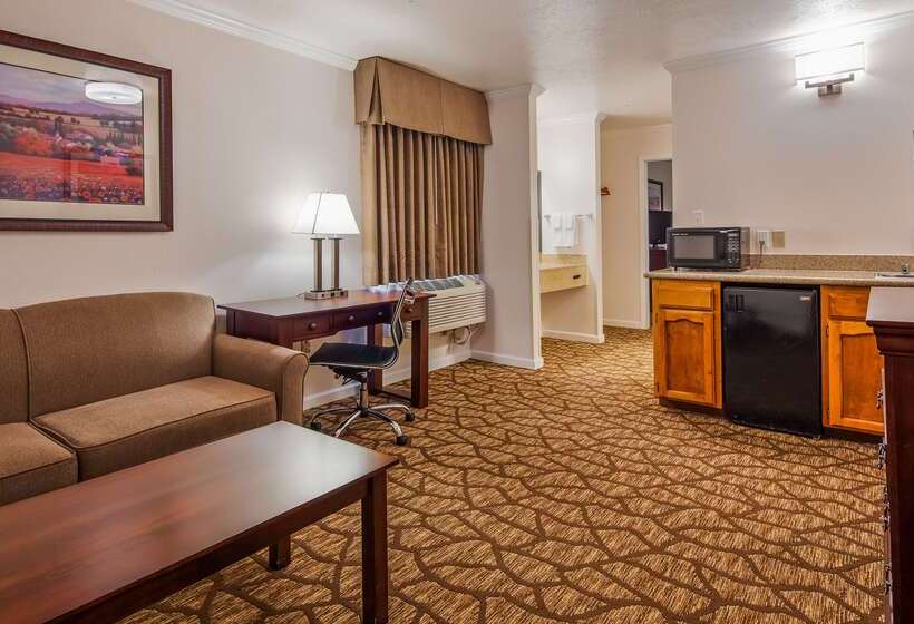 Отель Best Western Salinas Monterey