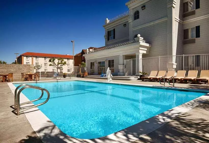 Отель Best Western Salinas Monterey