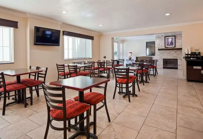 Отель Best Western Salinas Monterey