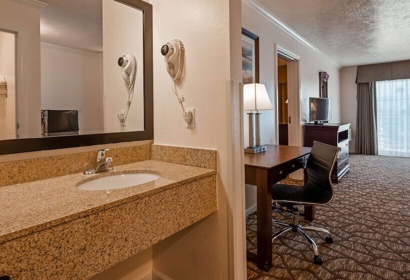 Отель Best Western Salinas Monterey