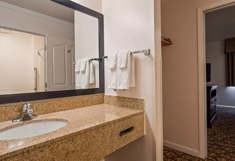 Отель Best Western Salinas Monterey