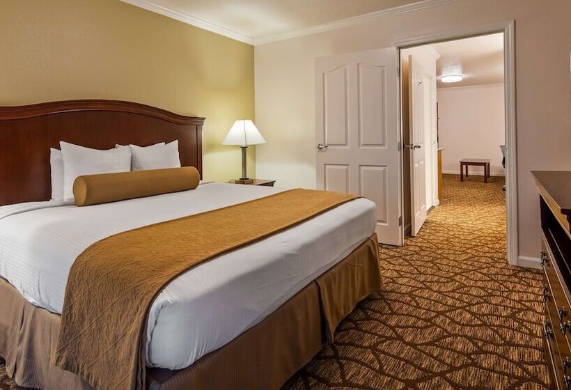 Отель Best Western Salinas Monterey