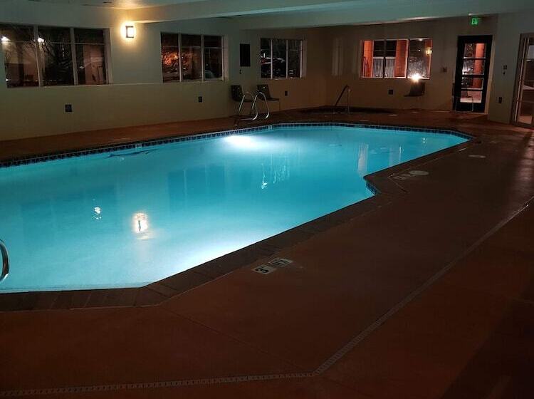 فندق Best Western Snowcap Lodge