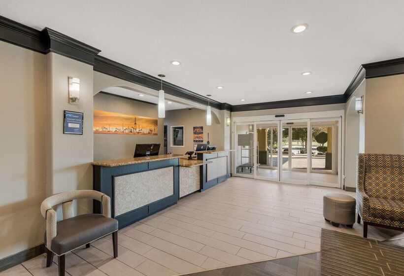 בית מלון כפרי Best Western South Plains Inn & Suites