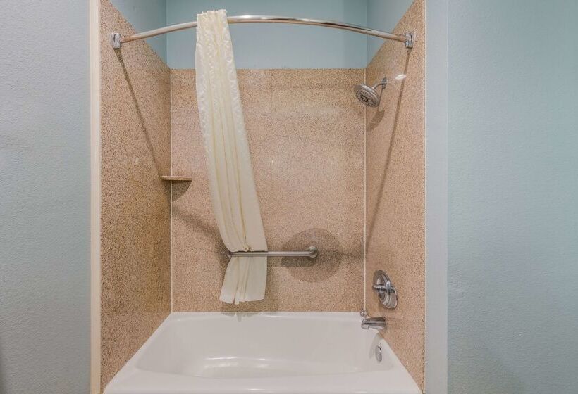 בית מלון כפרי Best Western South Plains Inn & Suites