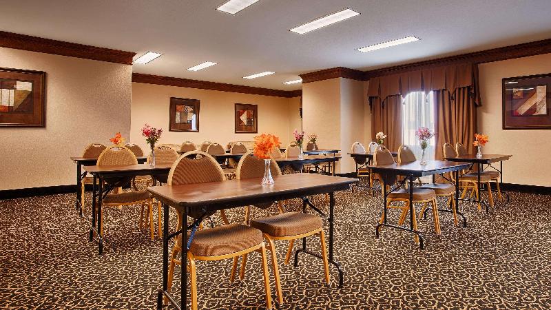 בית מלון כפרי Best Western South Plains Inn & Suites