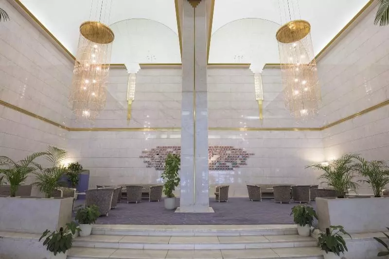 فندق Century Plaza