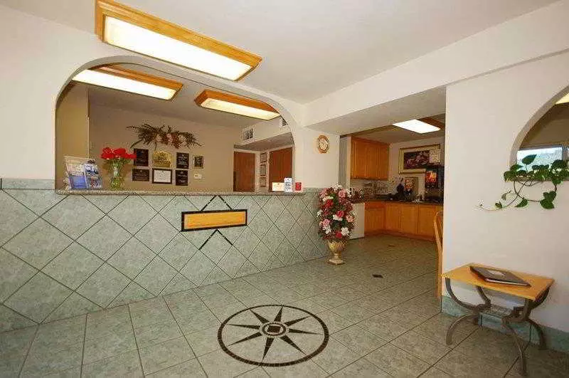 酒店 Cloverdale Wine Country Inn & Suites