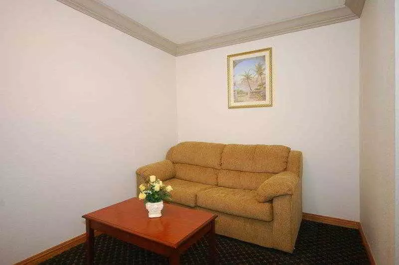 酒店 Cloverdale Wine Country Inn & Suites