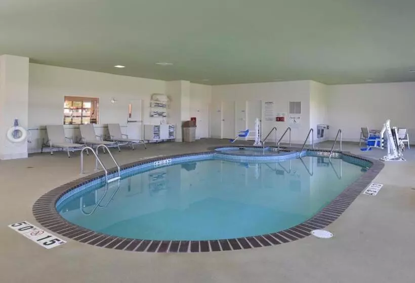 Отель Holiday Inn Express And Suites Stevens Point By Ihg