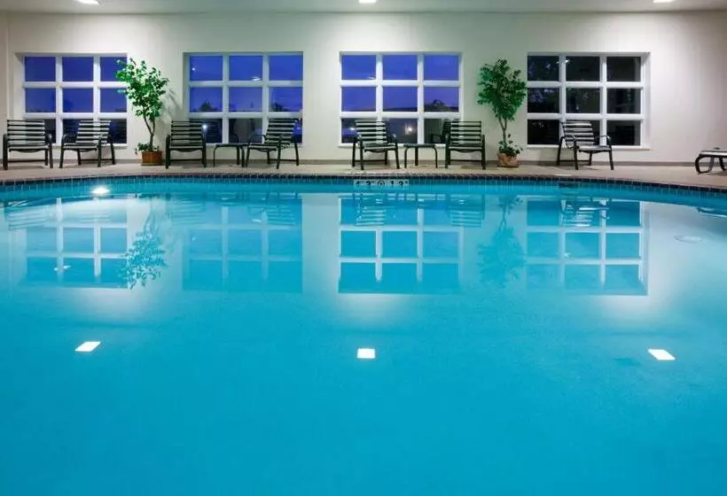 Отель Holiday Inn Express And Suites Stevens Point By Ihg