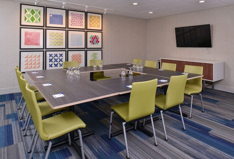 酒店 Holiday Inn Express And Suites Stevens Point By Ihg