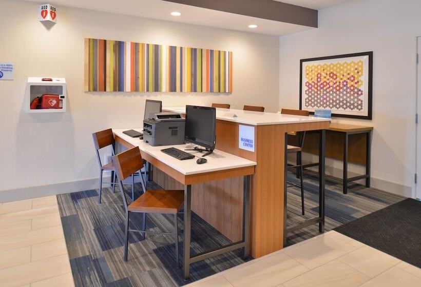 酒店 Holiday Inn Express And Suites Stevens Point By Ihg