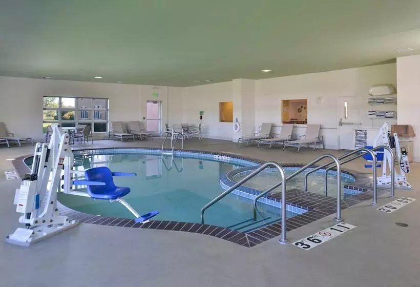 Отель Holiday Inn Express And Suites Stevens Point By Ihg