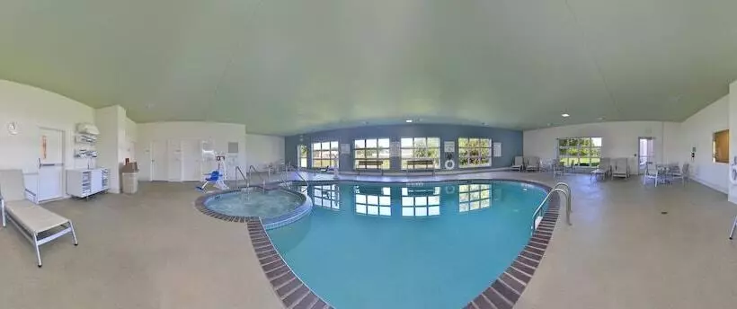 Отель Holiday Inn Express And Suites Stevens Point By Ihg