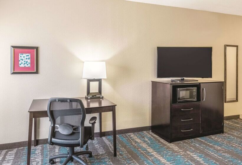 酒店 La Quinta By Wyndham Dallas Grand Prairie South