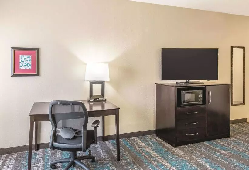 酒店 La Quinta By Wyndham Dallas Grand Prairie South