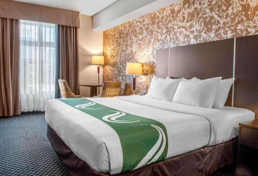 בית מלון כפרי Quality Inn & Suites