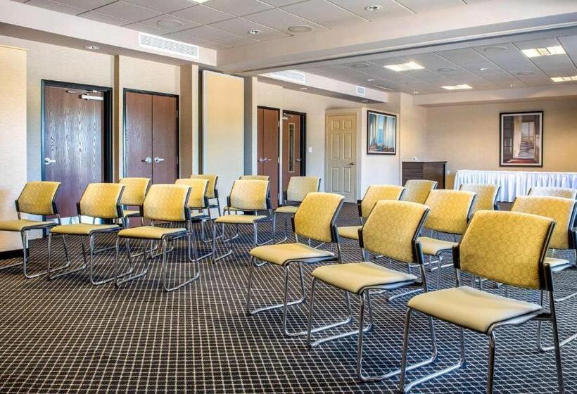 בית מלון כפרי Quality Inn & Suites