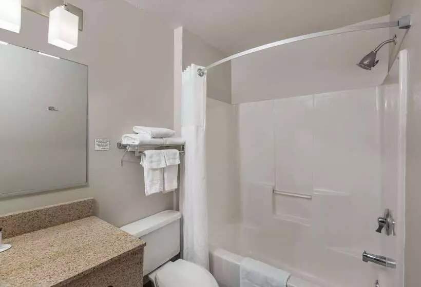 호텔 Ramada By Wyndham Platte City Kci Airport