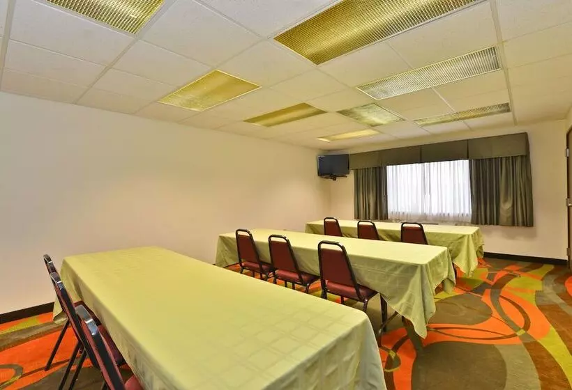 호텔 Ramada By Wyndham Platte City Kci Airport