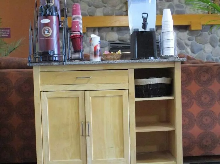 호텔 Ramada By Wyndham Platte City Kci Airport