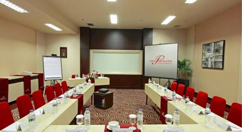 فندق Solo Paragon  & Residences