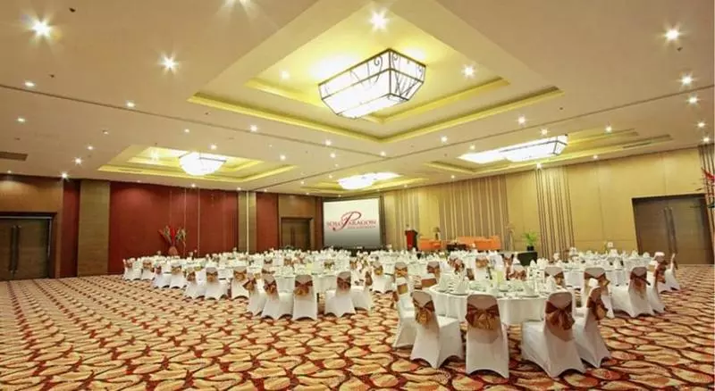 Hotelli Solo Paragon & Residences