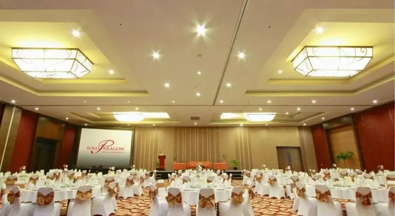 Hotelli Solo Paragon & Residences