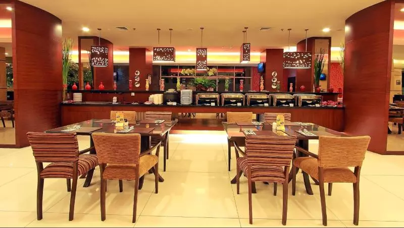 Hotelli Solo Paragon & Residences