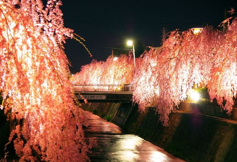 בית מלון כפרי Takinoyu