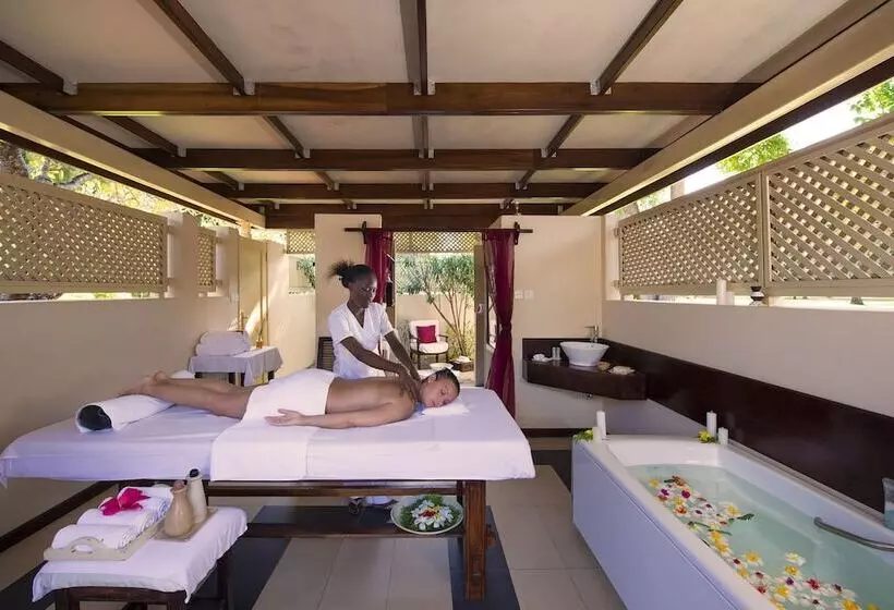 استراحتگاه Sandies Malindi Dream Garden