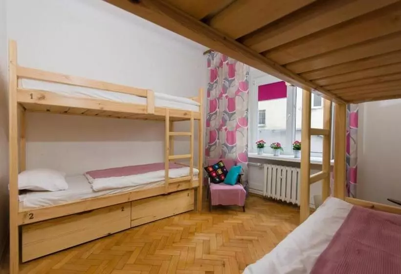 Hostel Helvetia   Privates In City Center And Old Town
