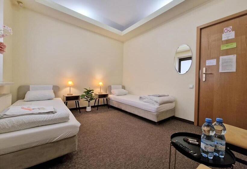 Hostel Helvetia   Privates In City Center And Old Town